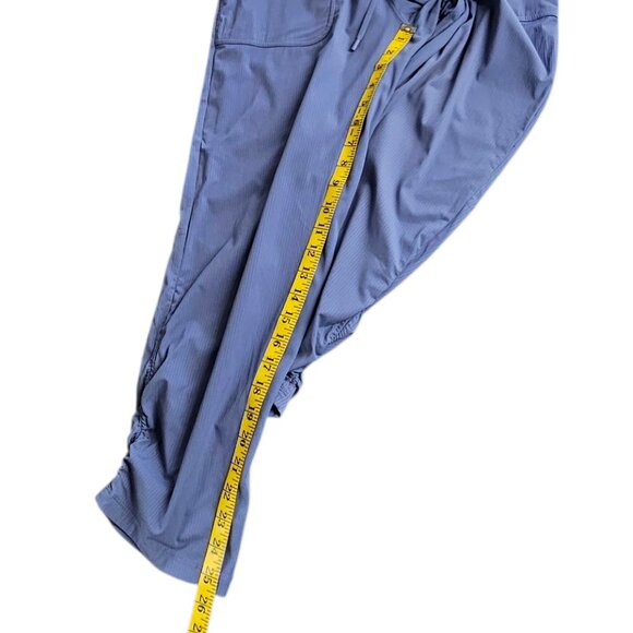 Lululemon Beyond the Studio Crop Water Drop, Pull On, High Rise, Light, Size 6 - Picture 7 of 9